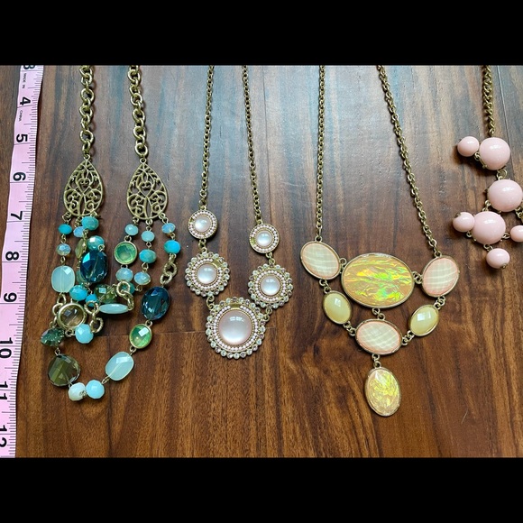 Bundle of Necklaces! - Picture 2 of 3